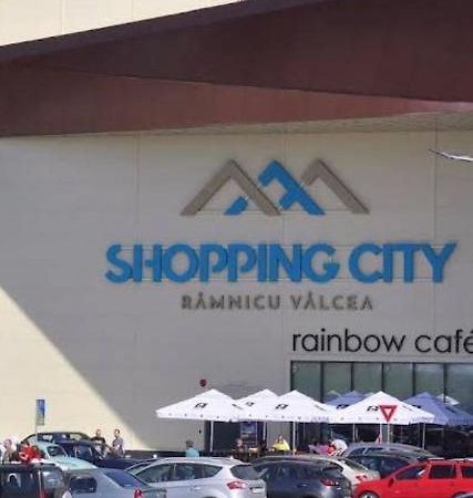 Shopping Cyti Cu 5 Apartment Ramnicu Valcea Bagian luar foto