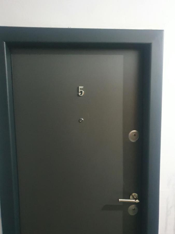 Shopping Cyti Cu 5 Apartment Ramnicu Valcea Bagian luar foto